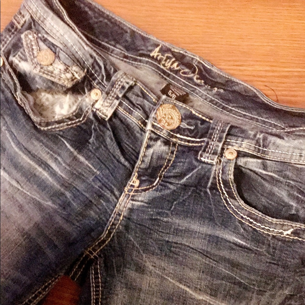 Ariya Jeans Capris